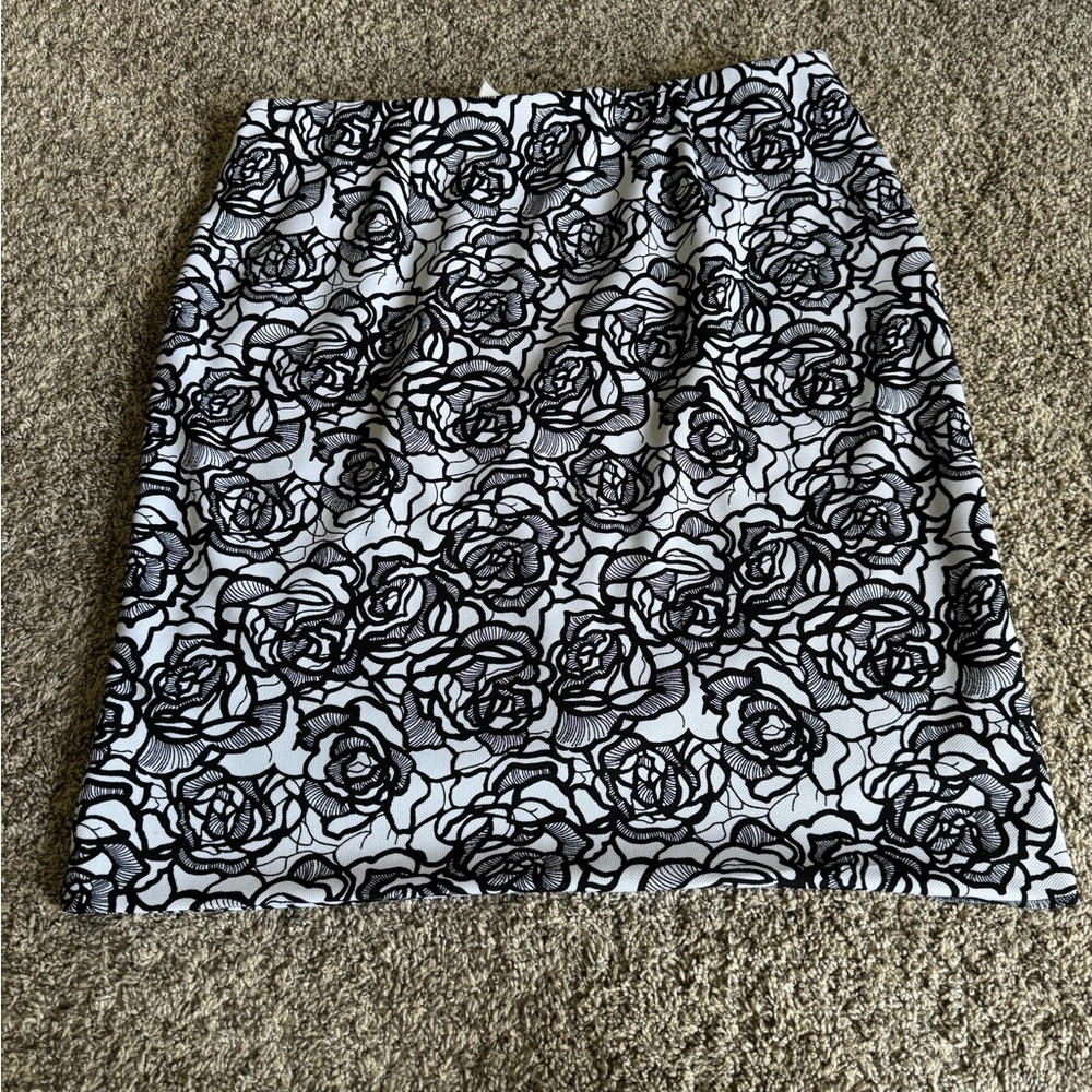 Jones Studio | Black and White Floral Skirt